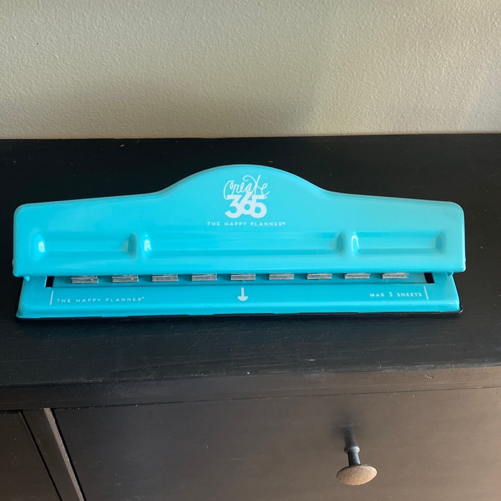 Happy planner puncher